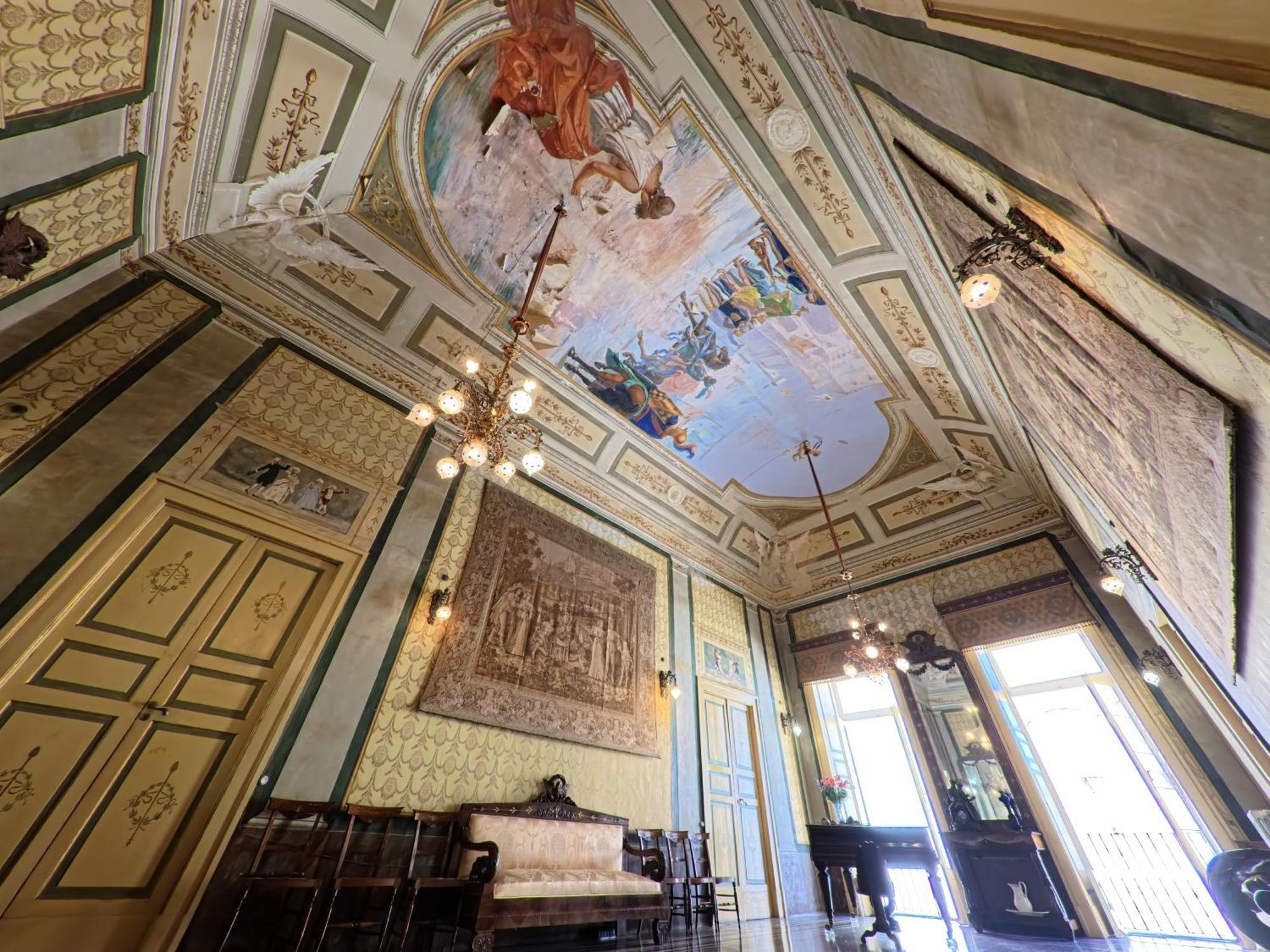 Palazzo Framarino Dei Malatesta - Noble Floor - XIV Century Giovinazzo Exterior foto
